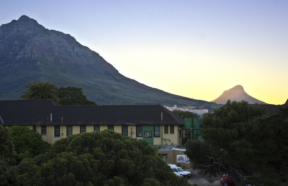 Riverlodge Backpackers Hostel